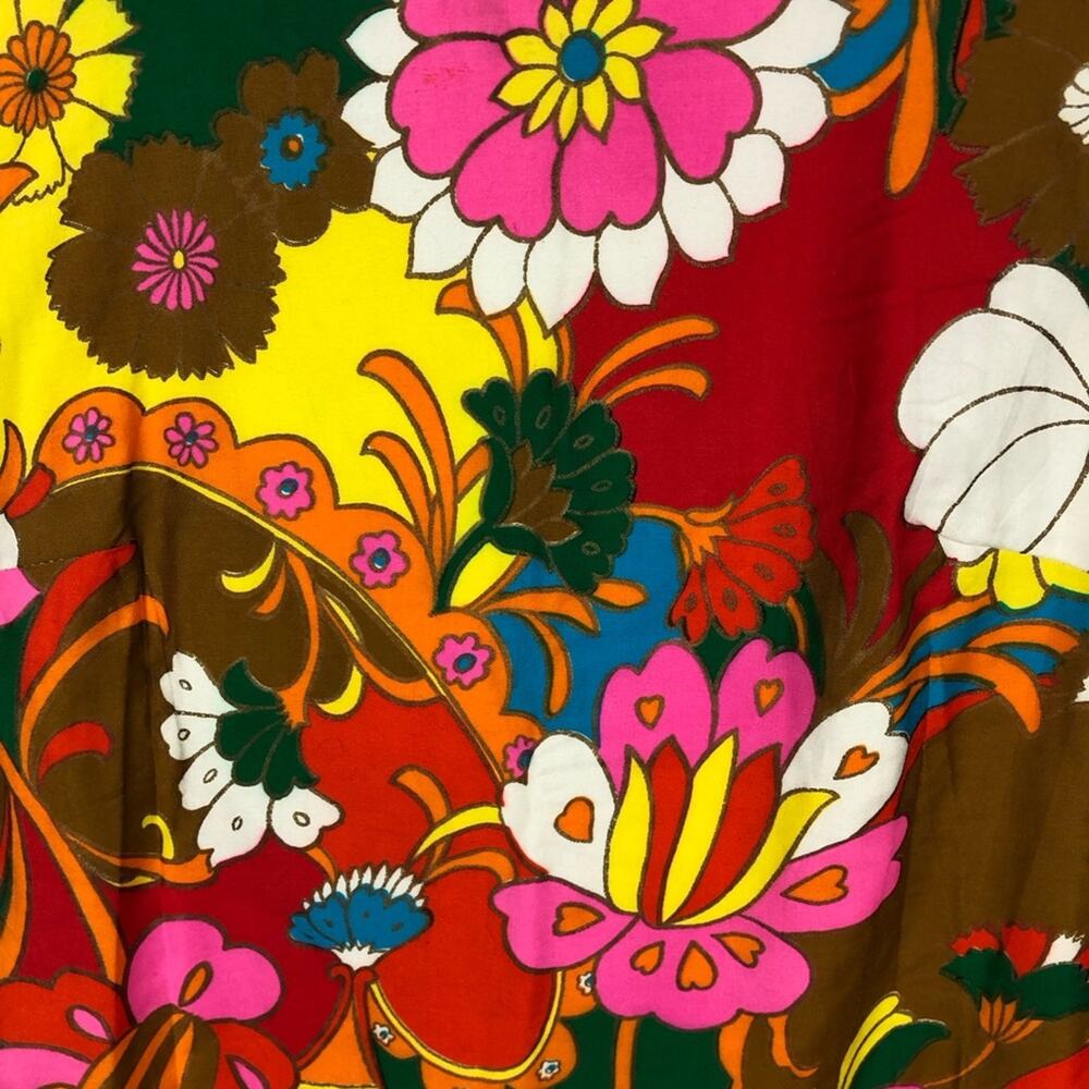 Vintage Floral Hawaiian Dress - Picture 8 of 11